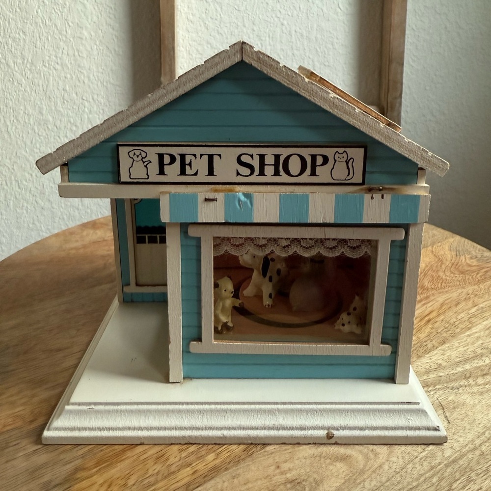 Berkeley Designs Vintage “Doggie in the Window” Music Box
